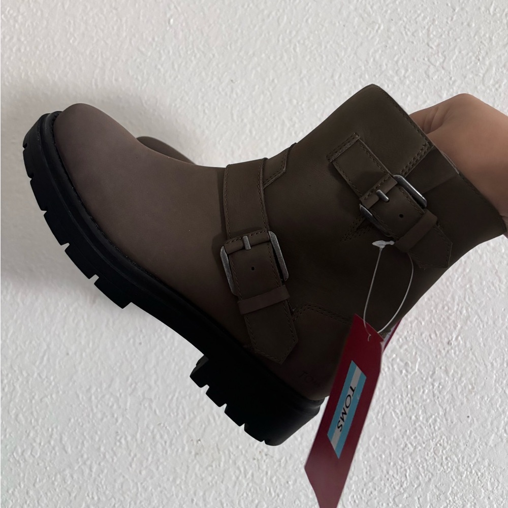 TOMS boots
